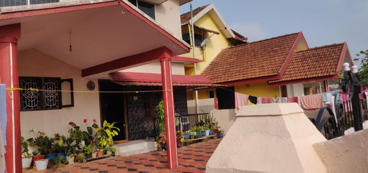 Giri'S Homestay Madikeri Εξωτερικό φωτογραφία