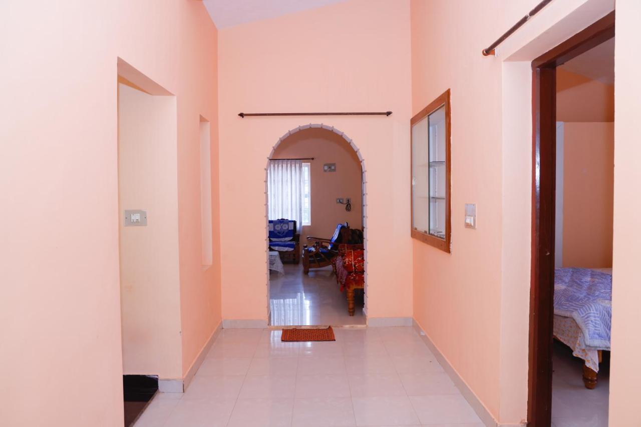 Giri'S Homestay Madikeri Εξωτερικό φωτογραφία