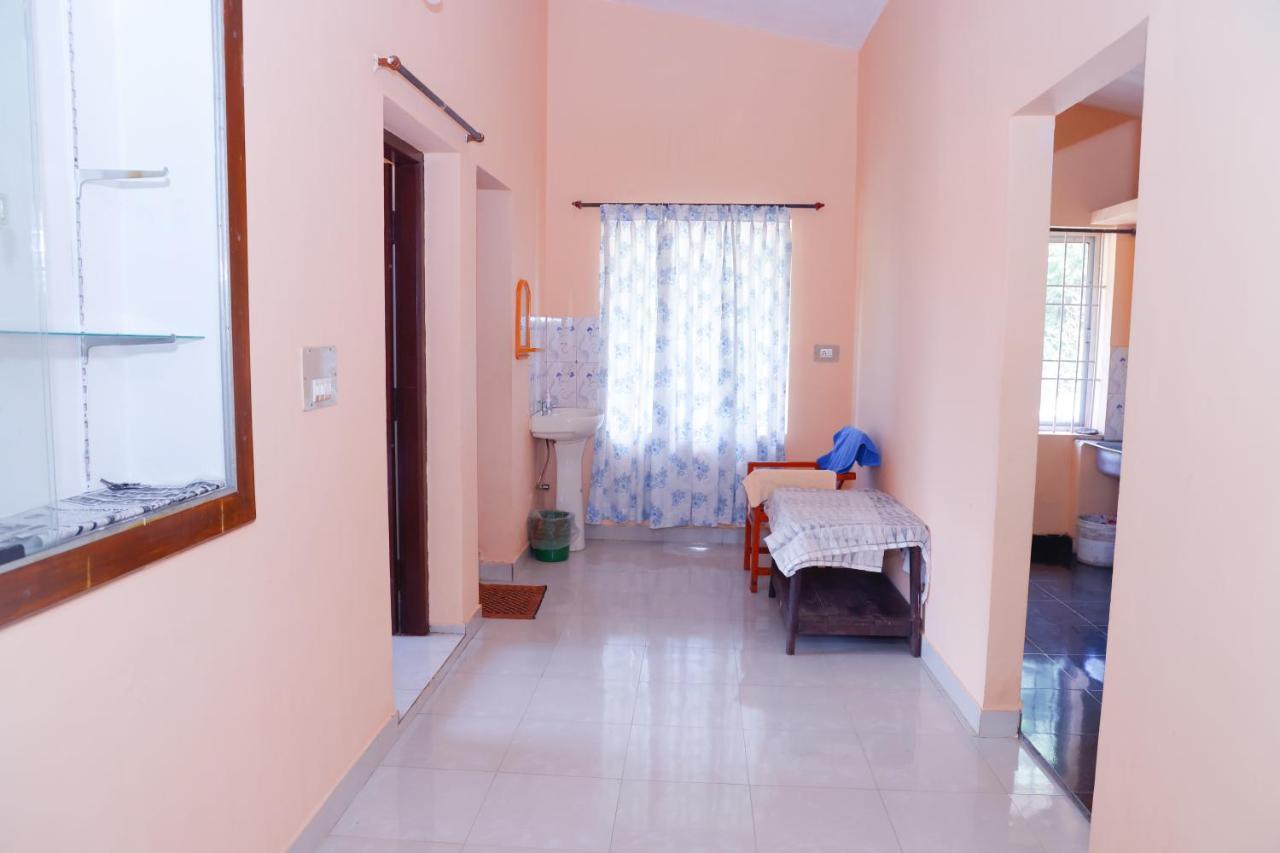 Giri'S Homestay Madikeri Εξωτερικό φωτογραφία