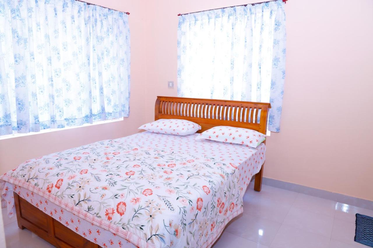 Giri'S Homestay Madikeri Εξωτερικό φωτογραφία