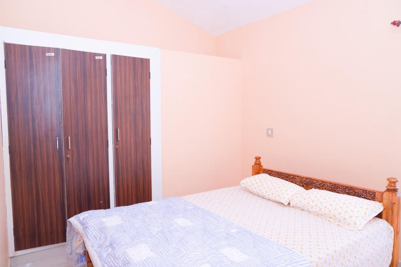 Giri'S Homestay Madikeri Εξωτερικό φωτογραφία