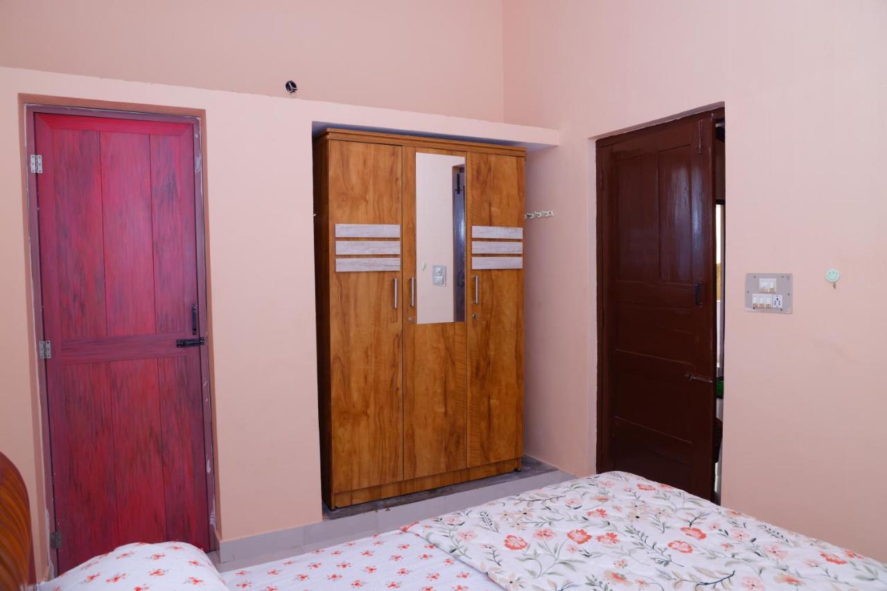 Giri'S Homestay Madikeri Εξωτερικό φωτογραφία
