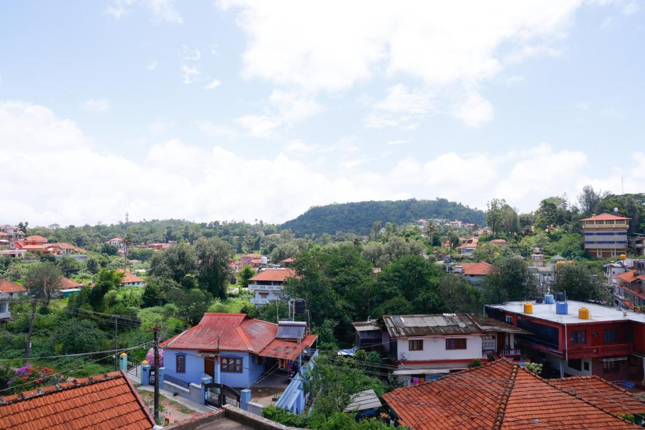 Giri'S Homestay Madikeri Εξωτερικό φωτογραφία