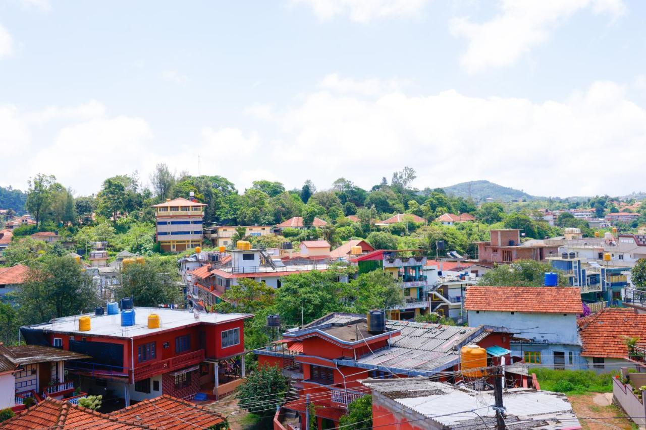 Giri'S Homestay Madikeri Εξωτερικό φωτογραφία
